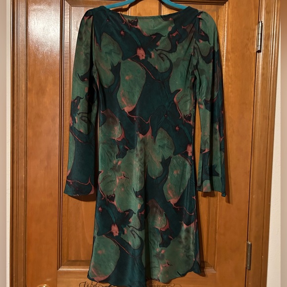 Stone Cold Fox Green Lily Baiser 1 - Picture 3 of 4